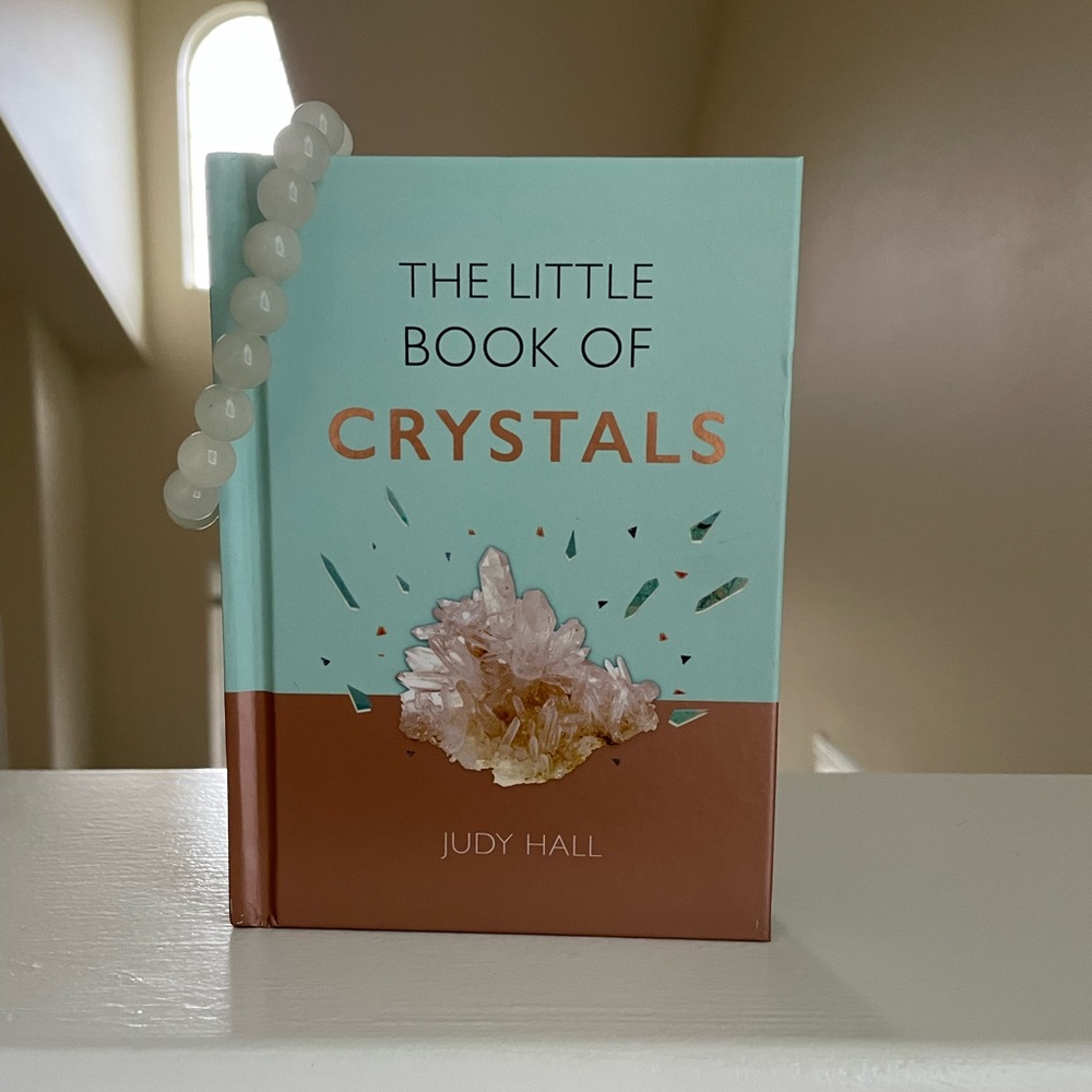 The little book of crystals & quartz crystal bead bracelet